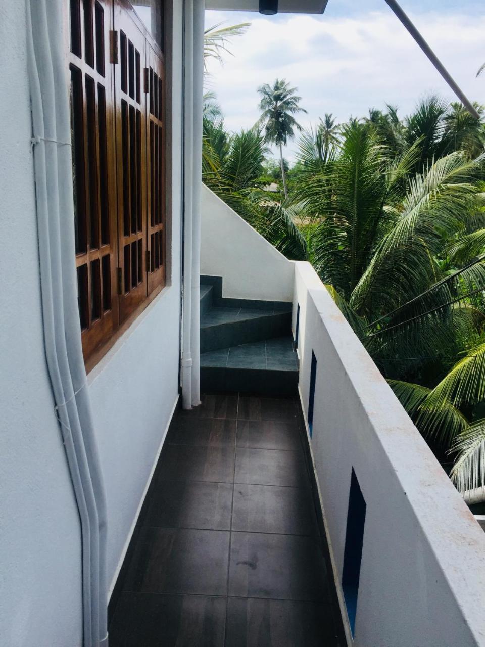 Sanjula Apartments Хіккадува Екстер'єр фото