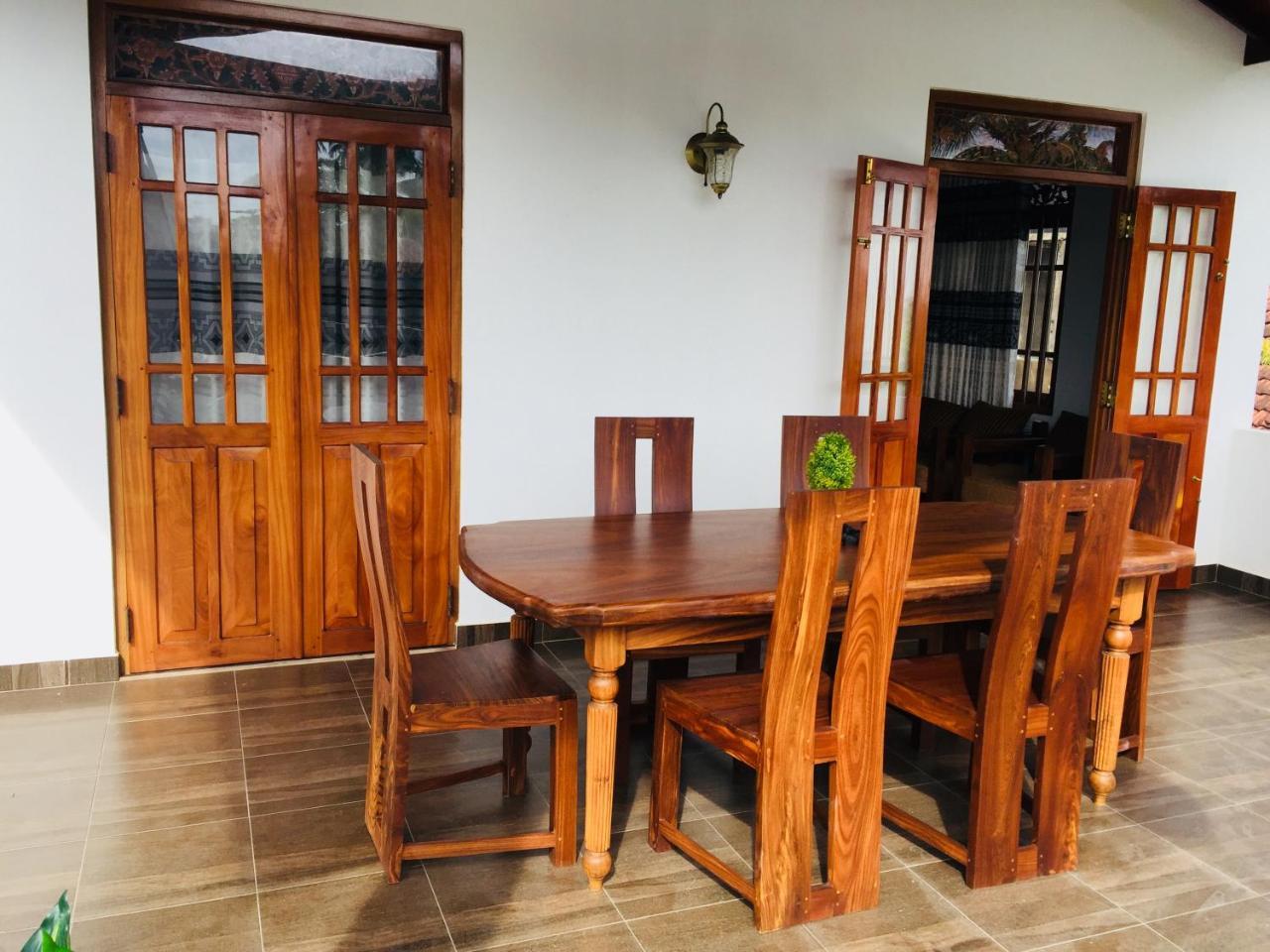 Sanjula Apartments Хіккадува Екстер'єр фото