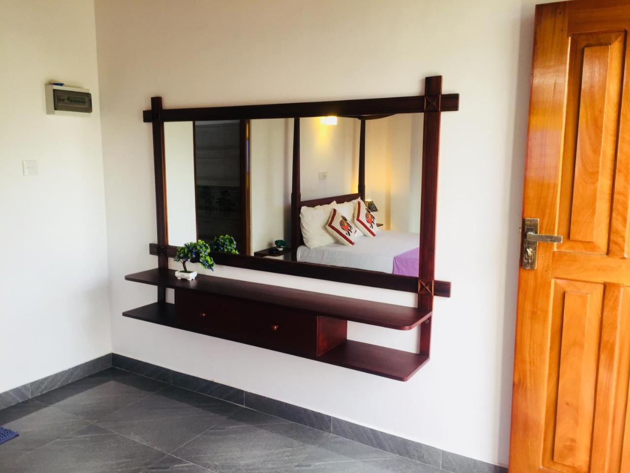 Sanjula Apartments Хіккадува Екстер'єр фото